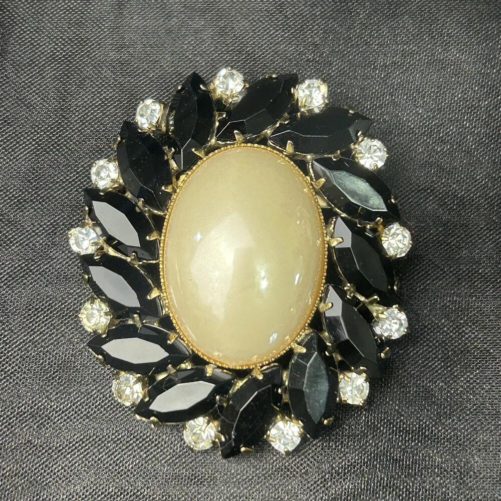 VTG 1950s 60s Black Marquise Rhinestone Brooch Pin Unsigned Costume Jewelry
